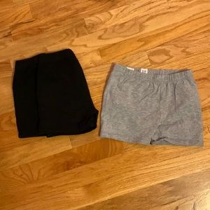 Bundle shorts.(Three).